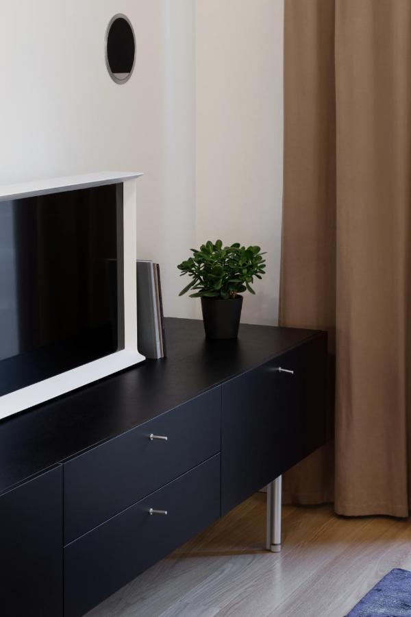 Design Studio Apartment With Balcony By Hostlovers Kaunas Kültér fotó